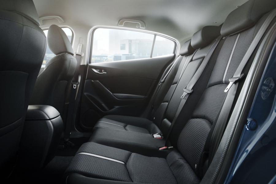 Интерьер Mazda3 Maxx Hatchback 2016 года  (AU) (фото 4 из 22)
